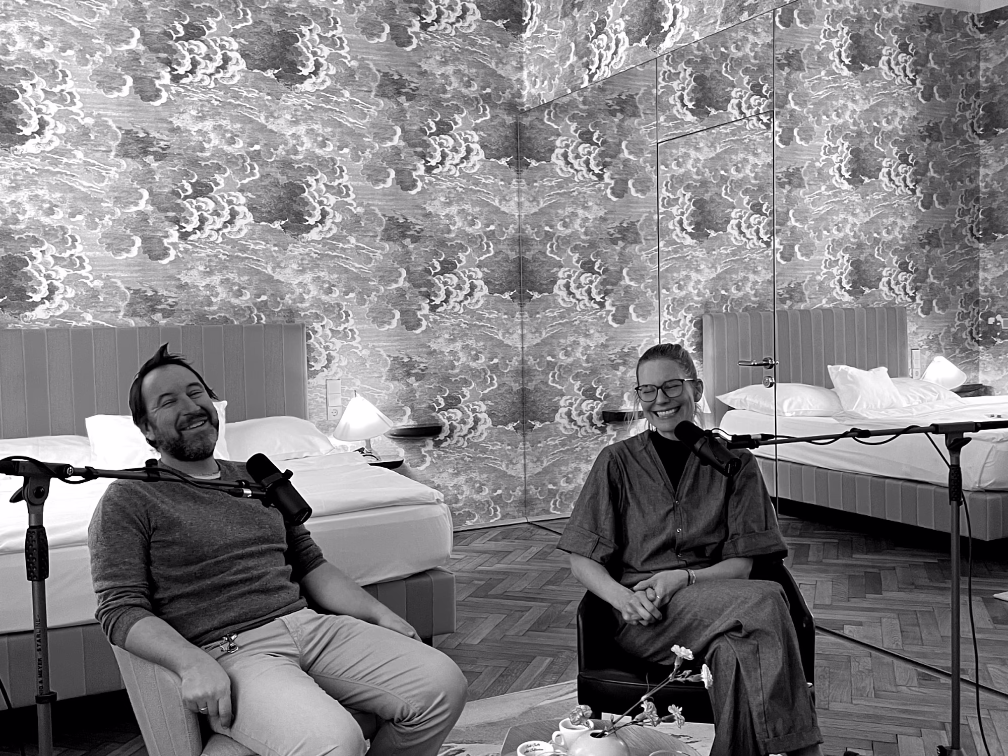 Peter Ostrizek und Saskia Wiesenthal - Podcastaufnahme im Hotel Altstadt Vienna 